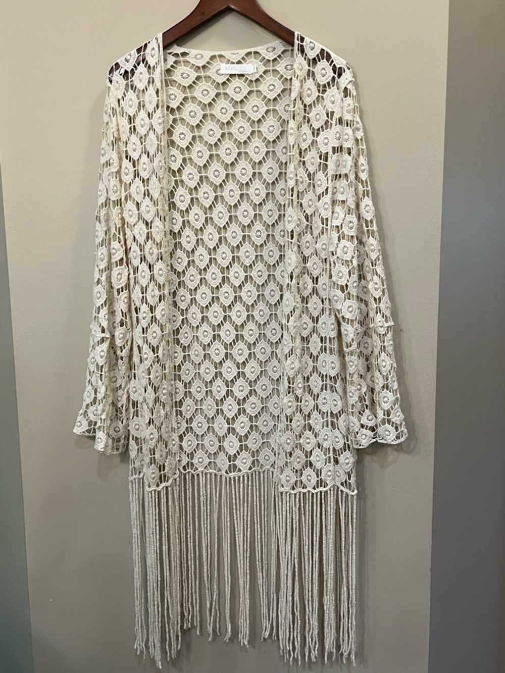 Boho crochet open front kimono with fringe cream medium. Festival beach - Picture 2 of 7